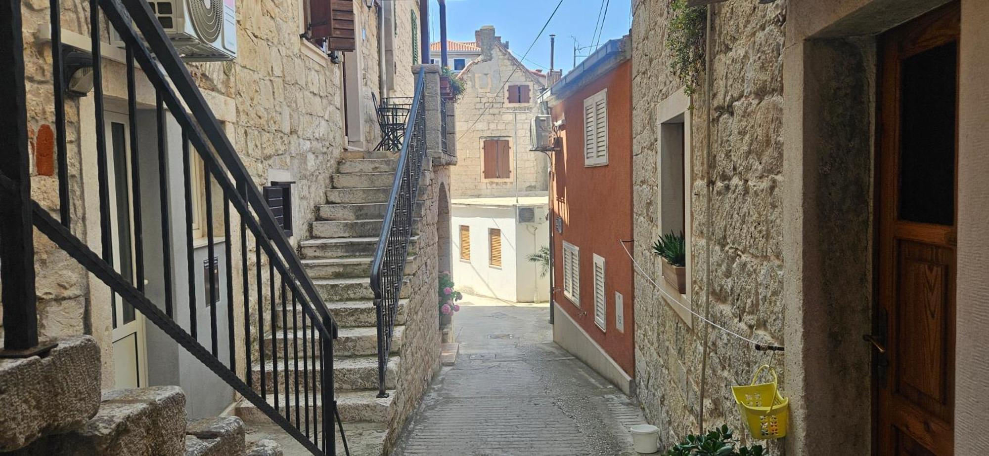 Apartment Heritage Stone Split